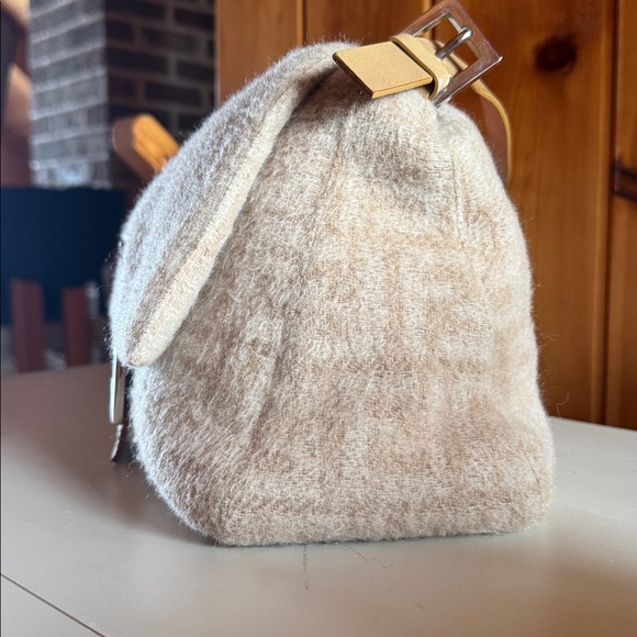 RARE Wool Fendi Mama Baguette - Picture 4 of 12